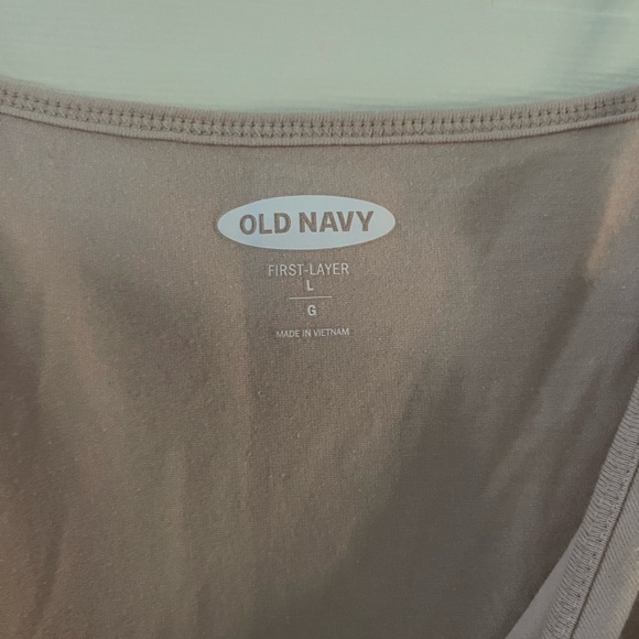 5/10$ Old navy first layer size large beige/cream tank top - Picture 3 of 3